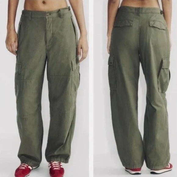 TNA Pants - Aritzia TNA Supply Cargo Pant in Army Green Size 6 NWT